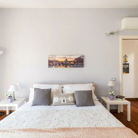 G Tree House Holiday home Rome
