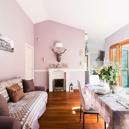 G Tree House Holiday home Rome