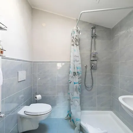 G Tree House Дом отдыха Рим